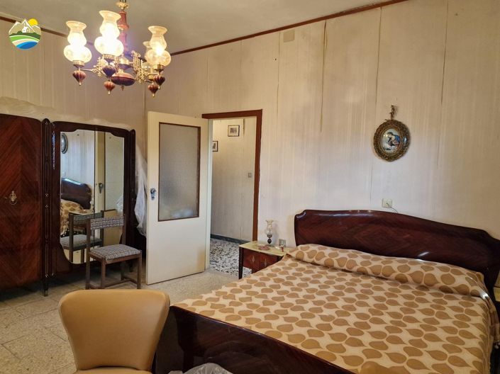 Image No.12-3 Bed Country House for sale