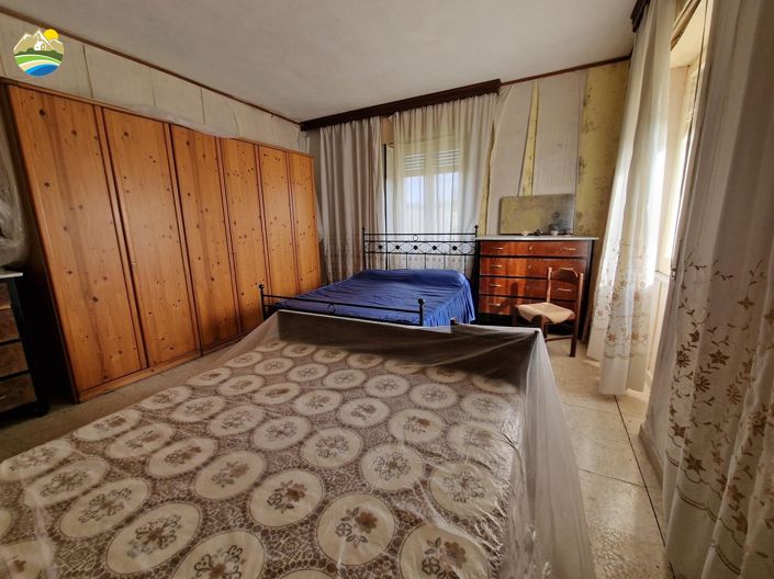 Image No.13-3 Bed Country House for sale