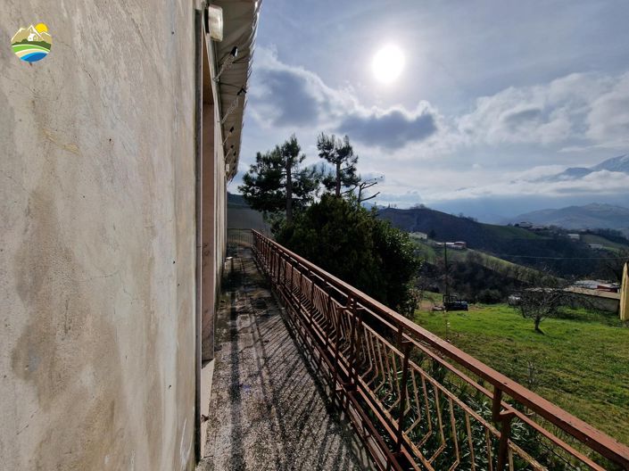 Image No.8-3 Bed Country House for sale