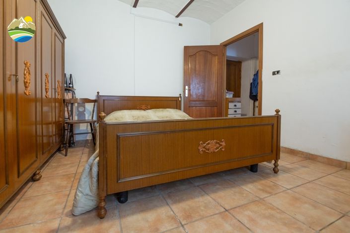 Image No.16-3 Bed Country House for sale