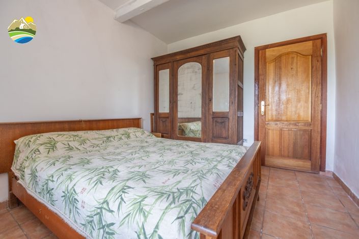 Image No.18-3 Bed Country House for sale