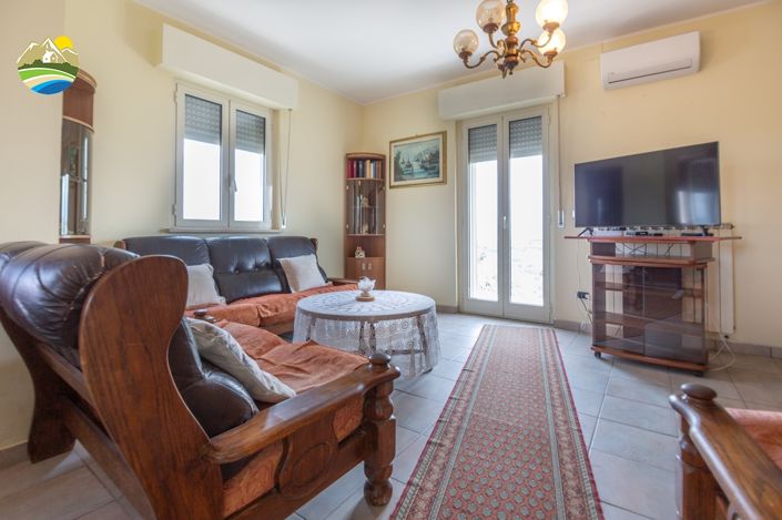 Image No.21-3 Bed Country House for sale