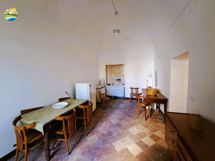 Image No.15-4 Bed Townhouse for sale