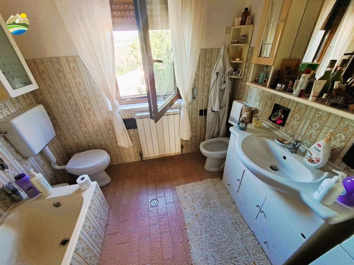 Image No.24-2 Bed Country House for sale