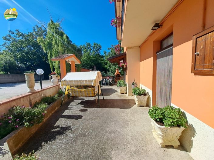 Image No.4-2 Bed Country House for sale