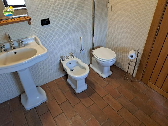 Image No.34-3 Bed Country House for sale