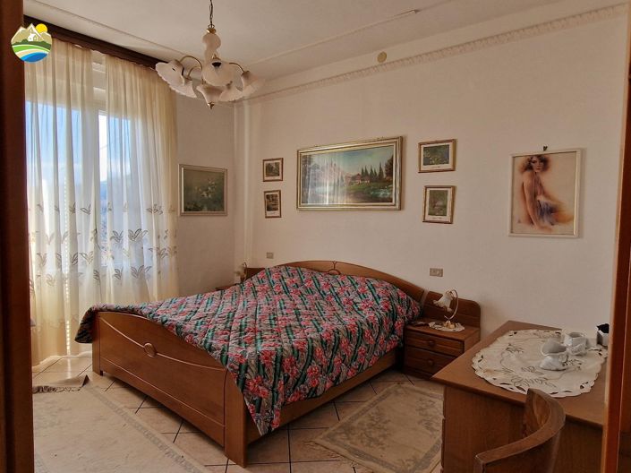 Image No.15-2 Bed Country House for sale