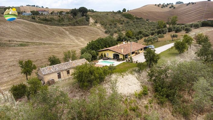 Image No.17-Maison de campagne de 3 chambres à vendre à Penne