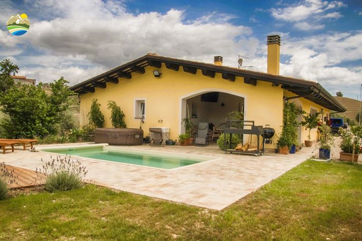 Image No.30-Maison de campagne de 3 chambres à vendre à Penne