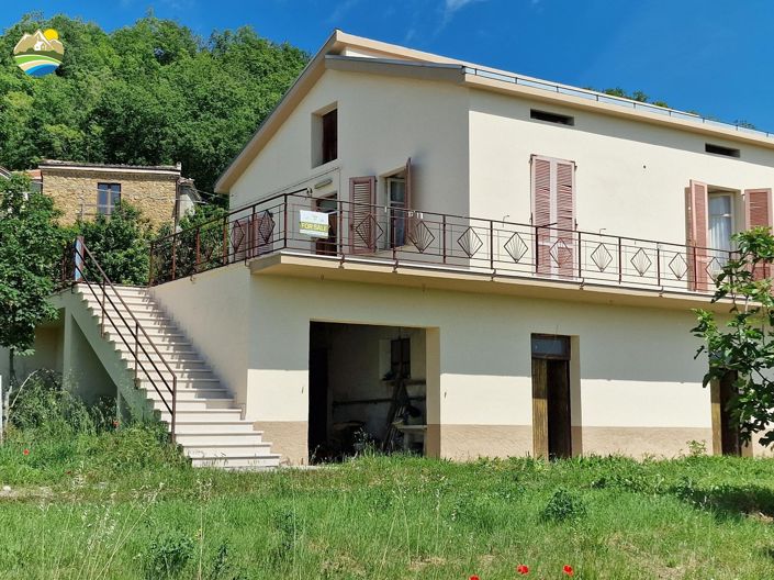 Image No.2-2 Bed Country House for sale