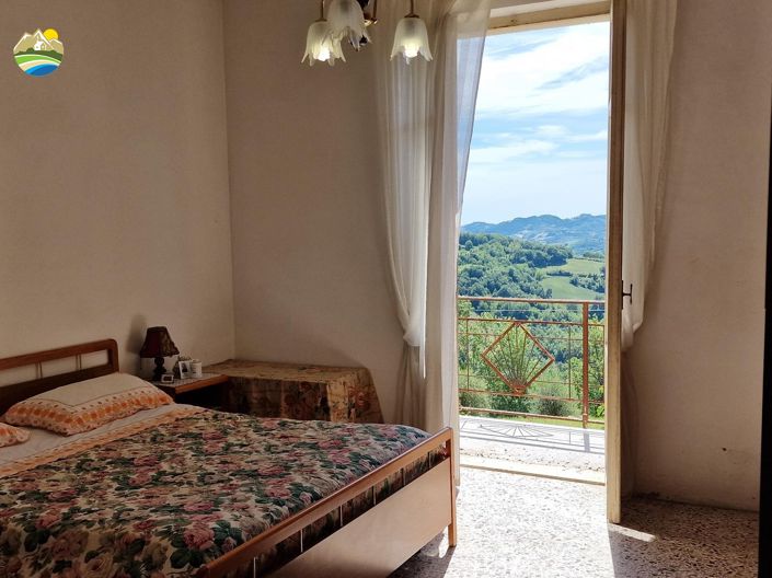 Image No.21-2 Bed Country House for sale