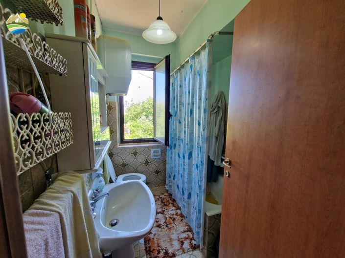 Image No.20-2 Bed Country House for sale