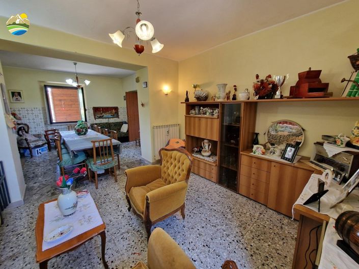 Image No.22-2 Bed Country House for sale