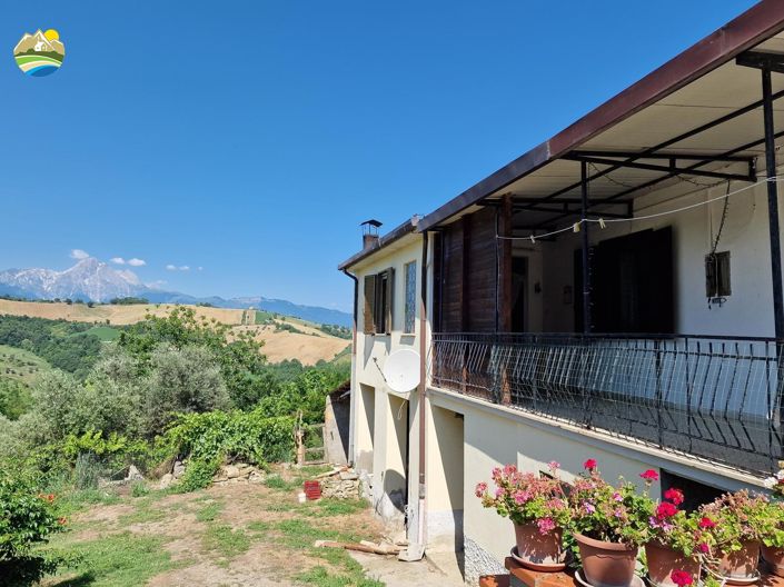 Image No.6-2 Bed Country House for sale