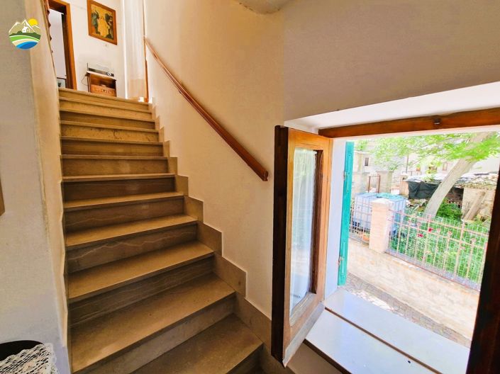 Image No.19-3 Bed Townhouse for sale