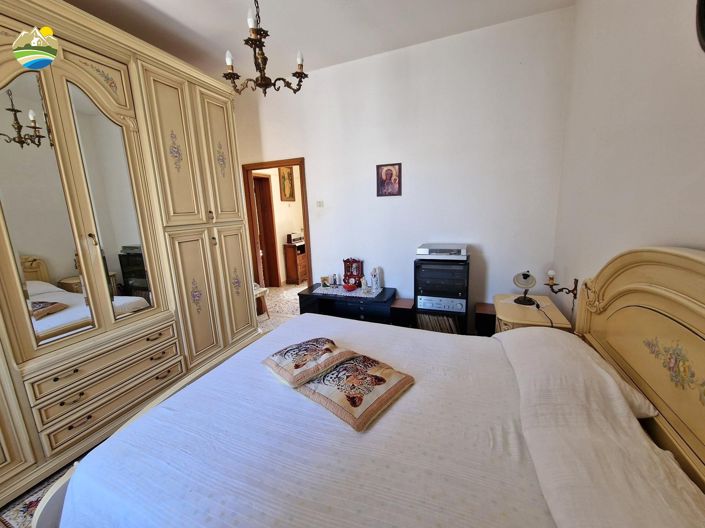 Image No.23-3 Bed Townhouse for sale