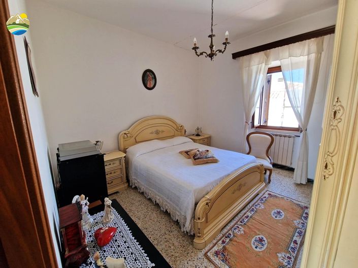 Image No.24-3 Bed Townhouse for sale