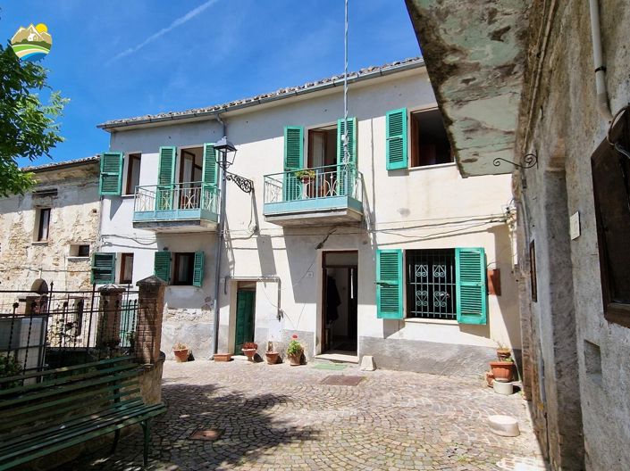 Image No.5-3 Bed Townhouse for sale