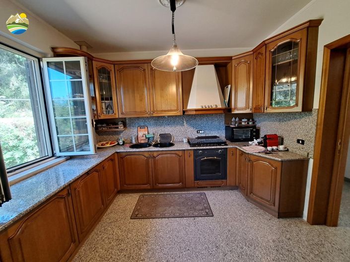 Image No.13-2 Bed Country House for sale