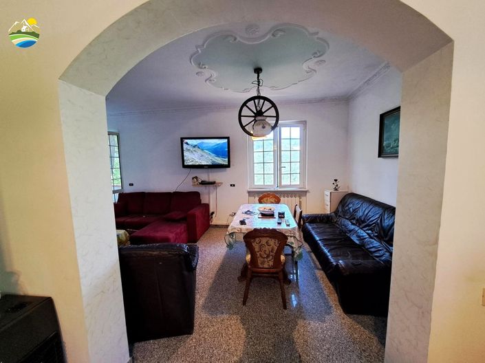 Image No.19-2 Bed Country House for sale