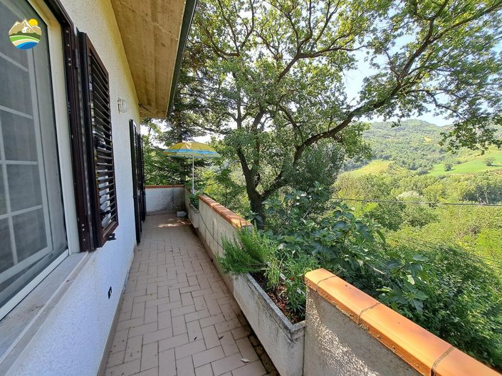 Image No.24-2 Bed Country House for sale