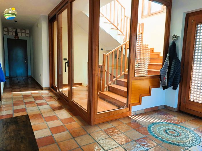 Image No.14-8 Bed Villa for sale