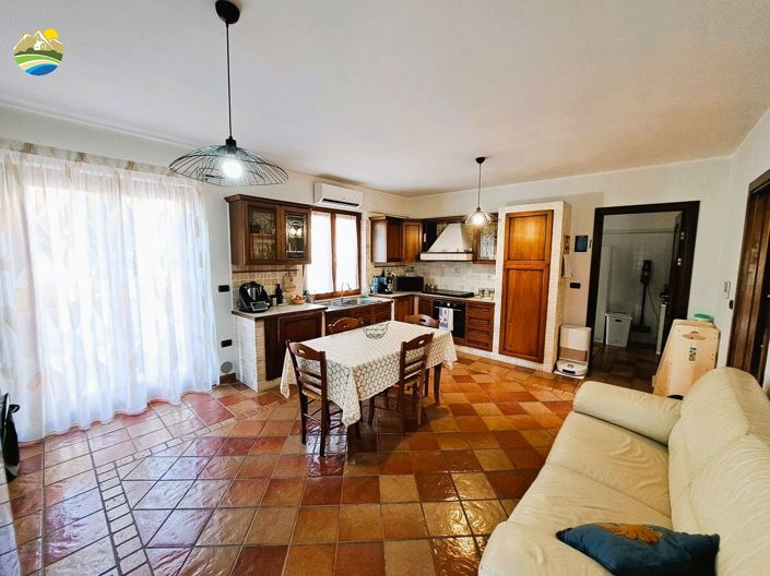 Image No.15-8 Bed Villa for sale