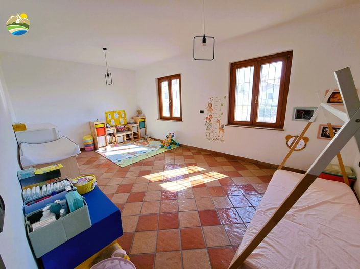 Image No.21-8 Bed Villa for sale