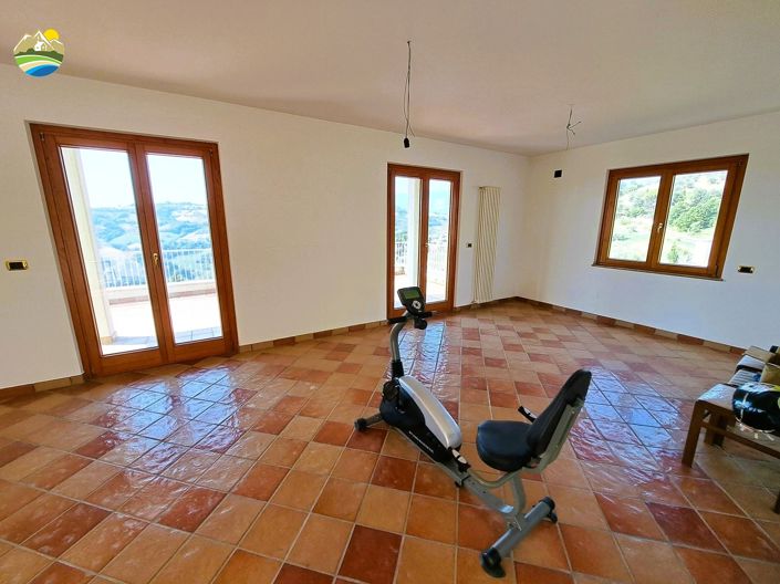 Image No.24-8 Bed Villa for sale