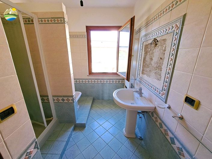 Image No.29-8 Bed Villa for sale