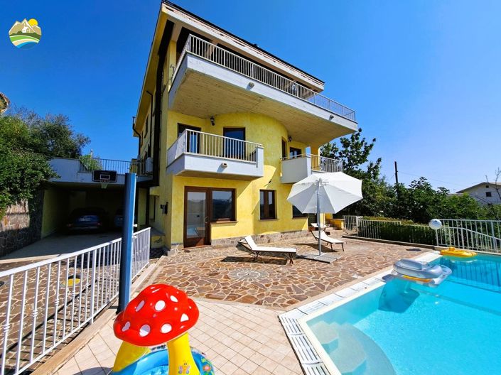 Image No.33-8 Bed Villa for sale