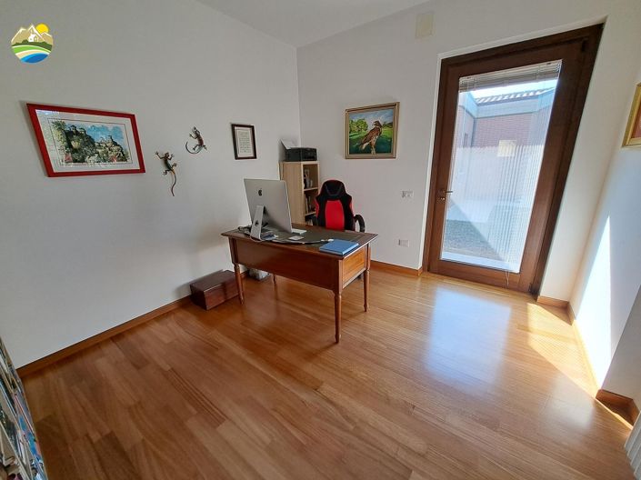 Image No.23-4 Bed Villa for sale