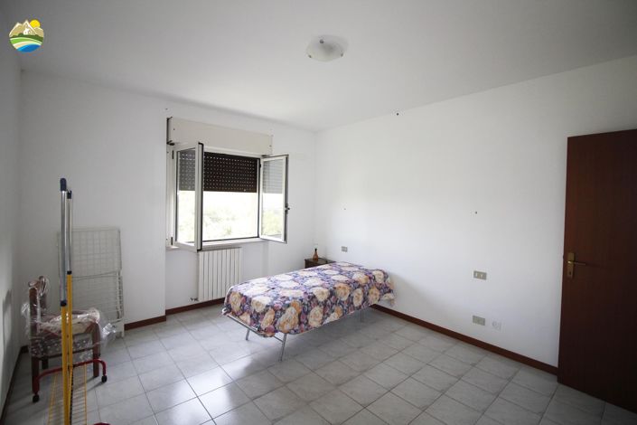 Image No.14-3 Bed Apartment for sale