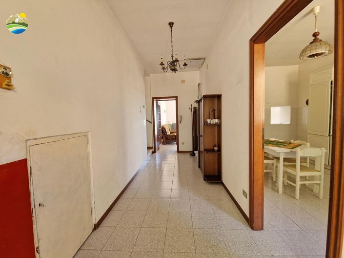 Image No.19-3 Bed Townhouse for sale