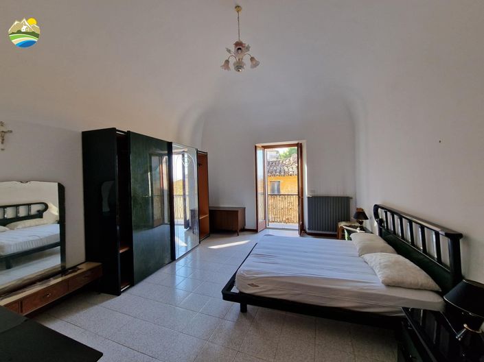 Image No.25-3 Bed Townhouse for sale