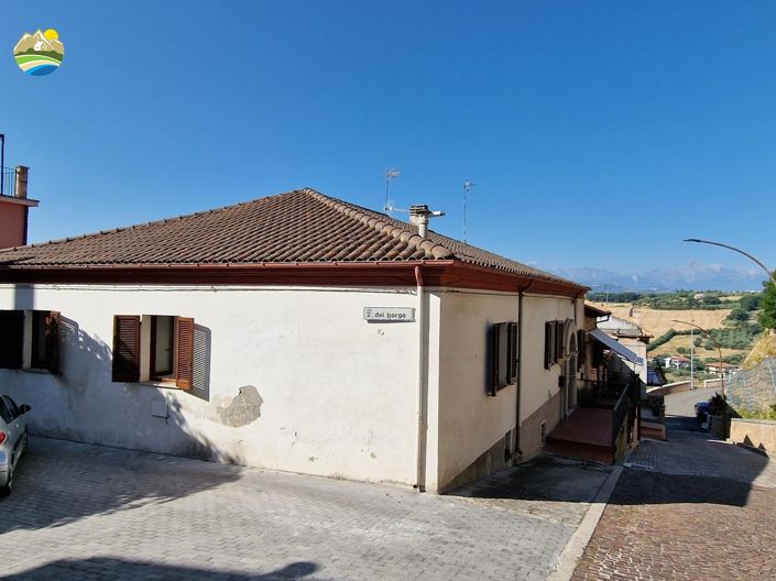 Image No.4-3 Bed Townhouse for sale