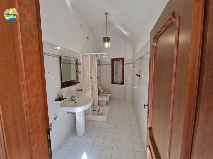 Image No.37-3 Bed Townhouse for sale