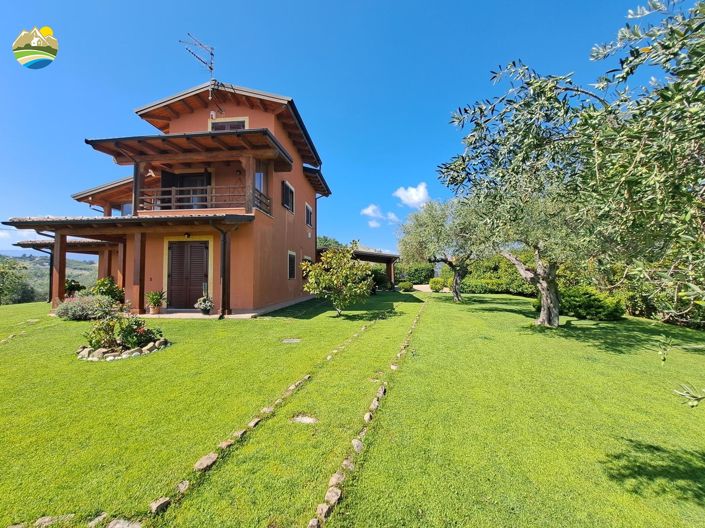 Image No.12-3 Bed Villa for sale