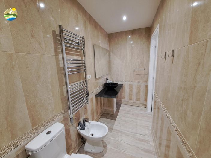 Image No.18-2 Bed Apartment for sale