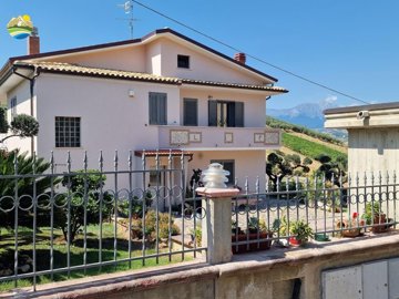1 - Castilenti, Maison de campagne