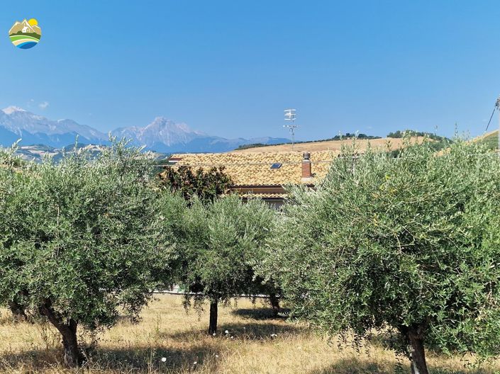 Image No.16-Maison de campagne de 3 chambres à vendre à Castilenti