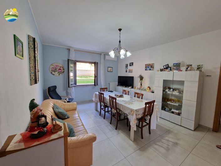 Image No.20-Maison de campagne de 3 chambres à vendre à Castilenti