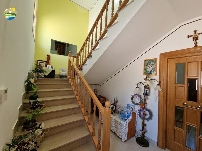 Image No.24-Maison de campagne de 3 chambres à vendre à Castilenti