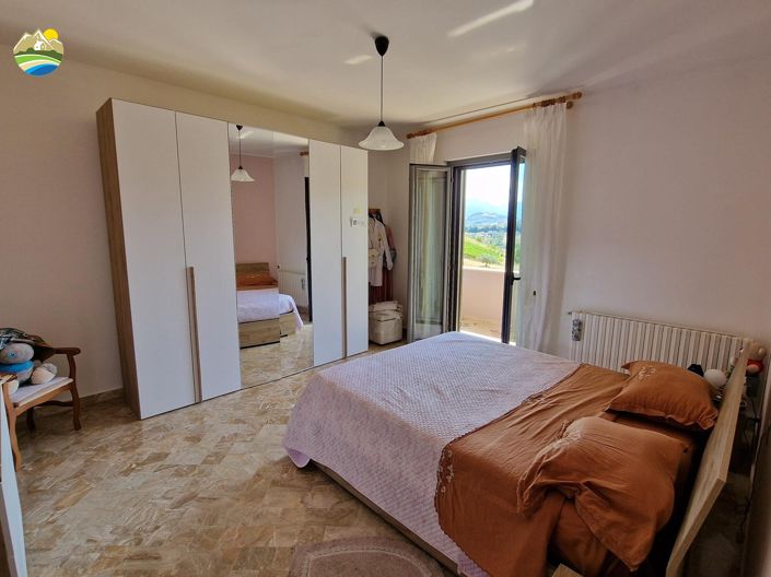 Image No.29-Maison de campagne de 3 chambres à vendre à Castilenti