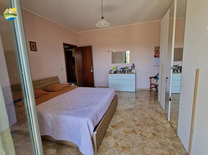 Image No.31-Maison de campagne de 3 chambres à vendre à Castilenti