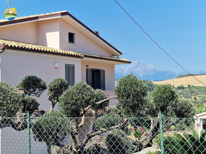 Image No.7-Maison de campagne de 3 chambres à vendre à Castilenti