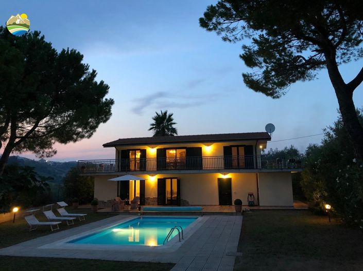 Image No.4-2 Bed Villa for sale