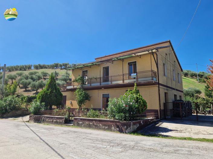 Image No.15-3 Bed Country House for sale