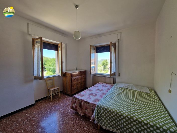 Image No.20-3 Bed Country House for sale