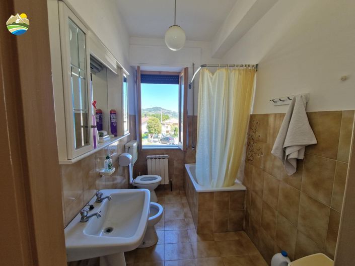 Image No.30-3 Bed Country House for sale